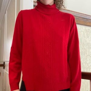 Red turtleneck knit sweater! ❤️